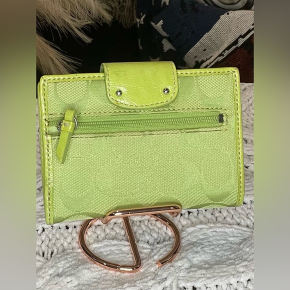 Coach Signature Wallet - Picture 2 of 15